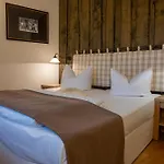 Jann Hinsch Hof 3*