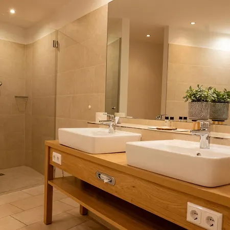 Jann Hinsch Hof Hotel 3*